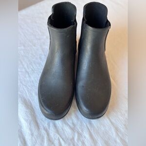 Women’s Hunter Refined Chelsea Black Ankle Rain Boot Size 7-71/2